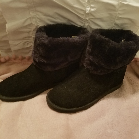 Sketchers Booties - Picture 5 of 8